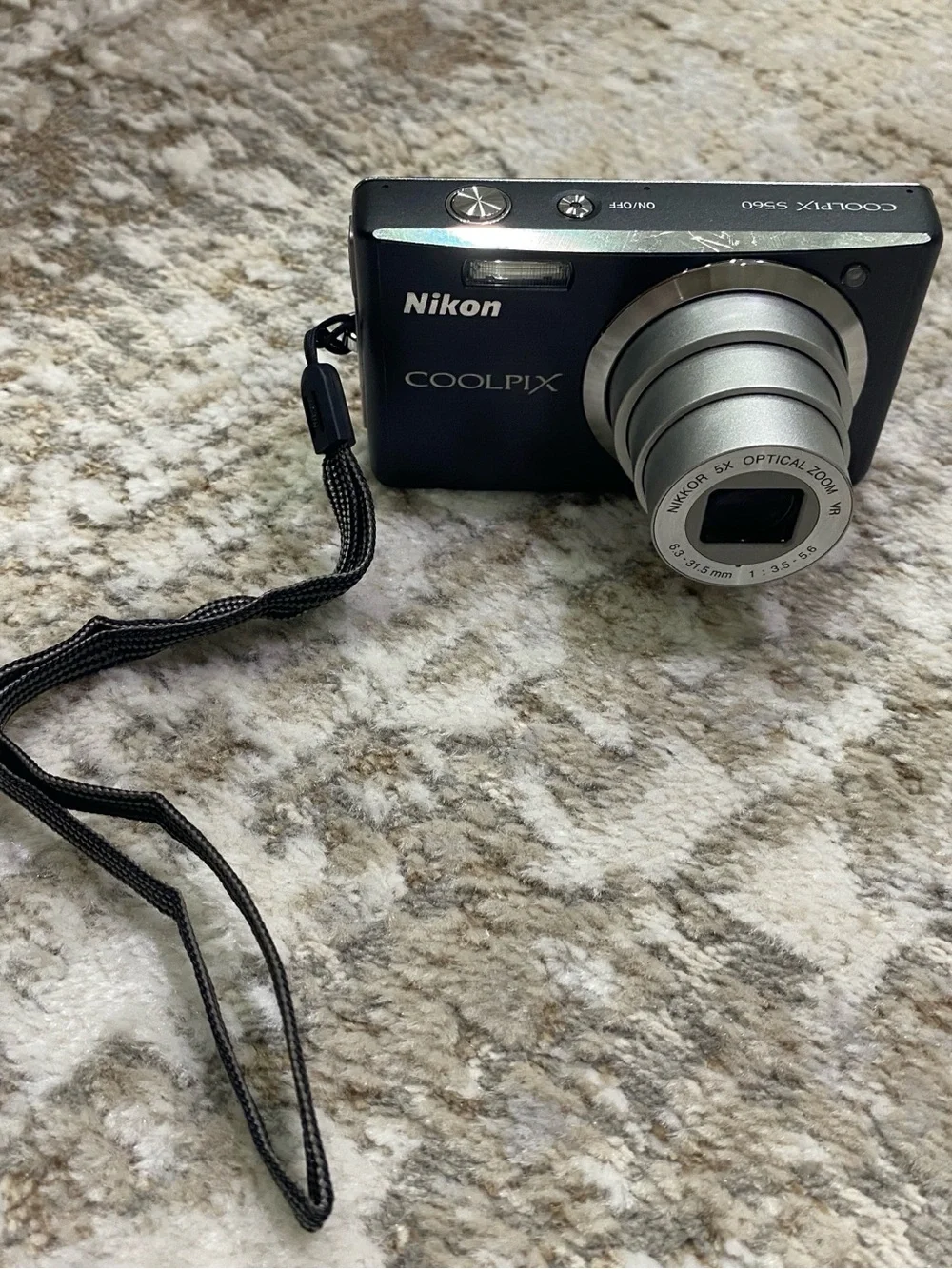 Nikon Coolpix S560 Black in EUC